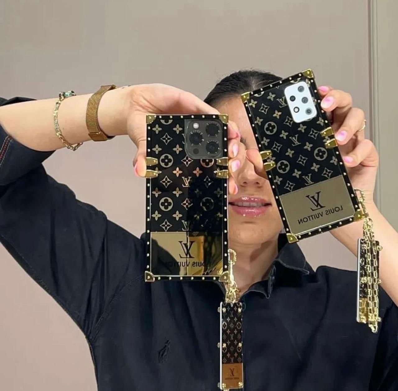 Premium Quality Designer Trunk Case With Chain