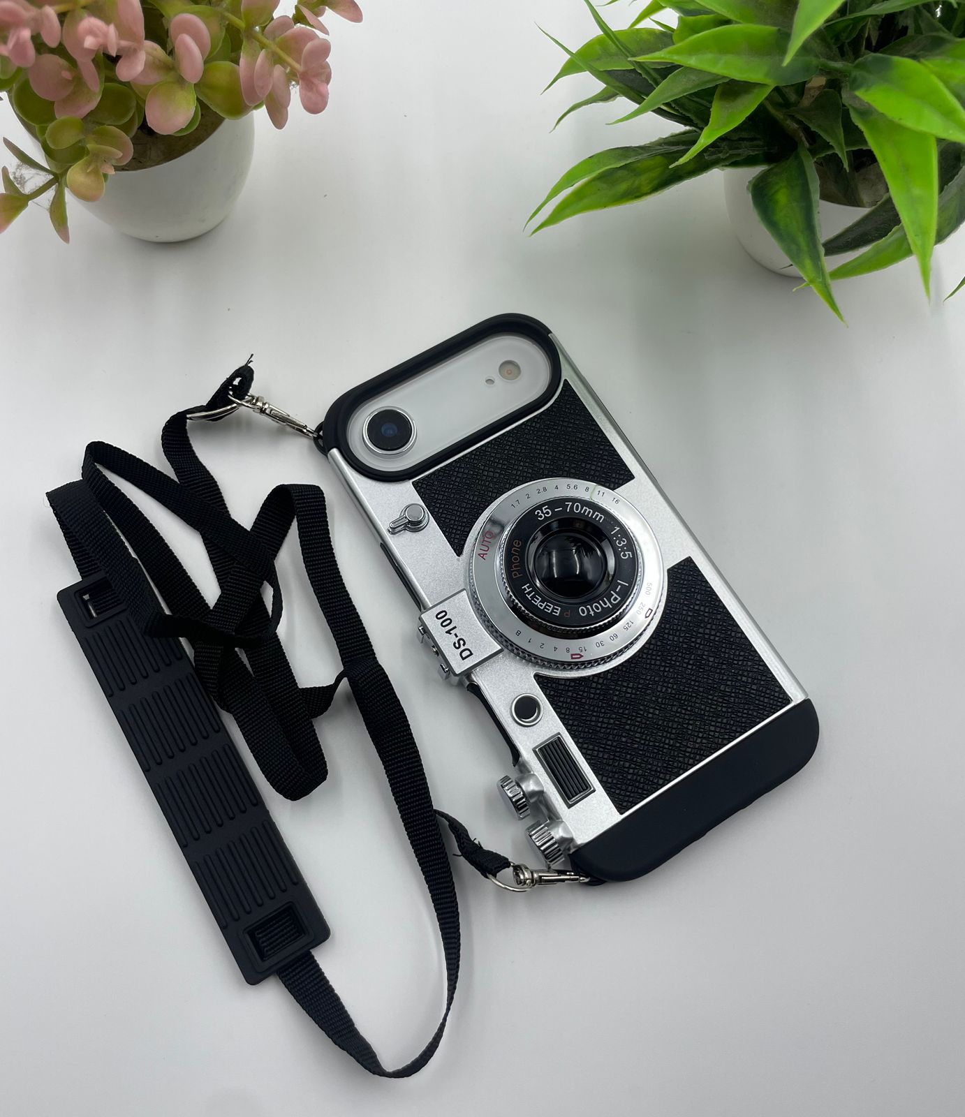 3D Retro Camera Design Case