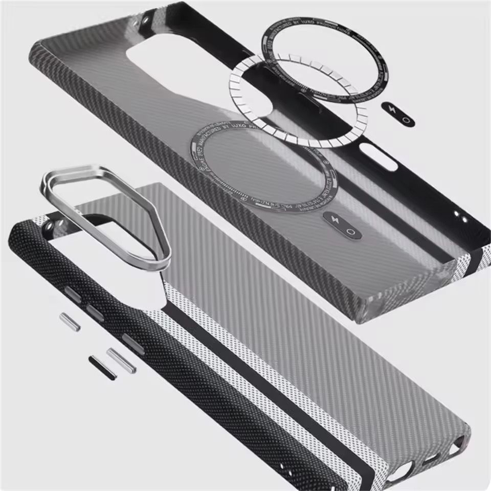 Samsung Galaxy S24 Ultra Carbon Feel With Hidden Magsafe