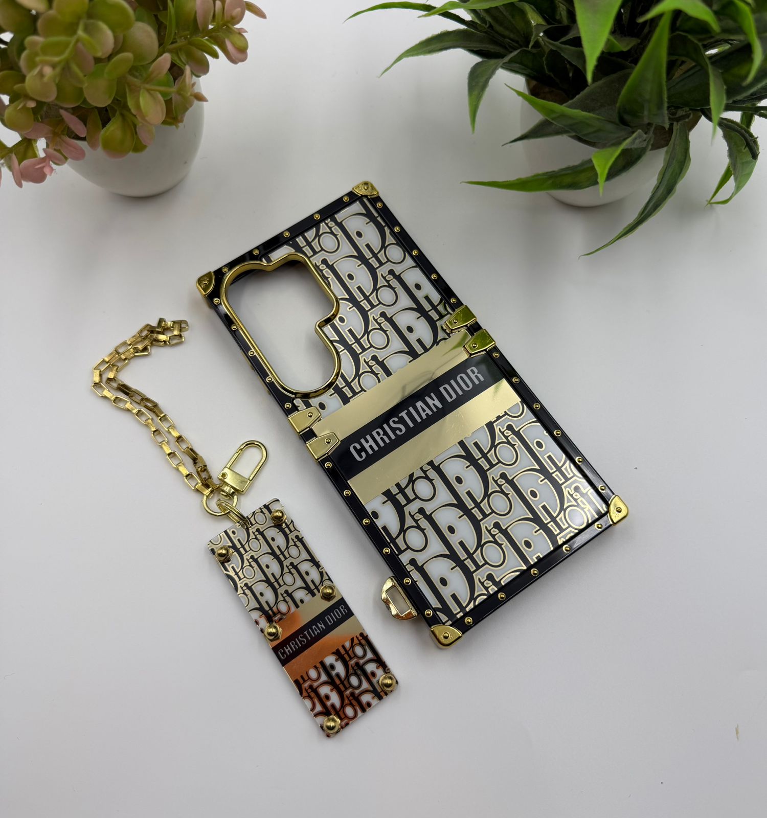 Samsung Galaxy S24 Ultra Designer Trunk Case With Chain