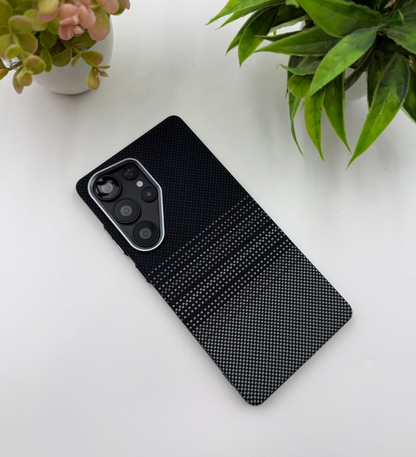 Samsung Galaxy S26 Ultra Carbon Fibre Hidden Magsafe Case