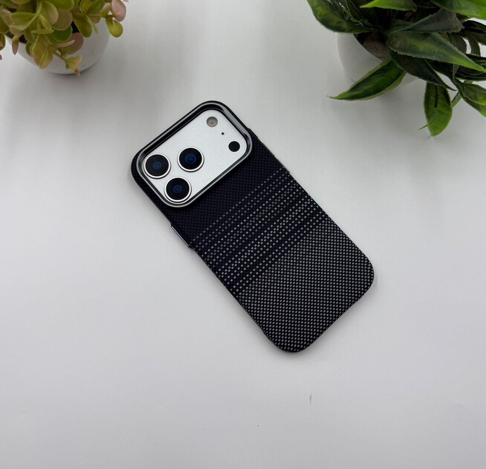 Original Luxo Carbon Feel Hidden Magsafe Case