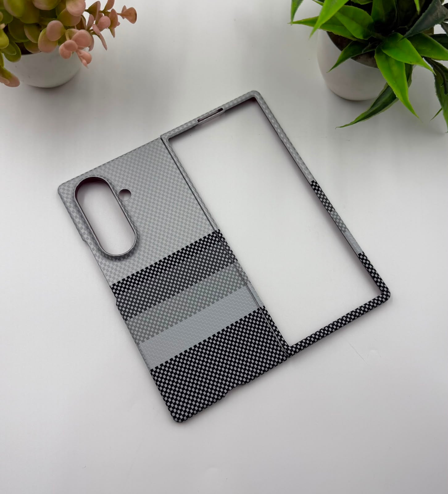 Luxo Grey Line Carbon Fibre Texture Design Magsafe Case