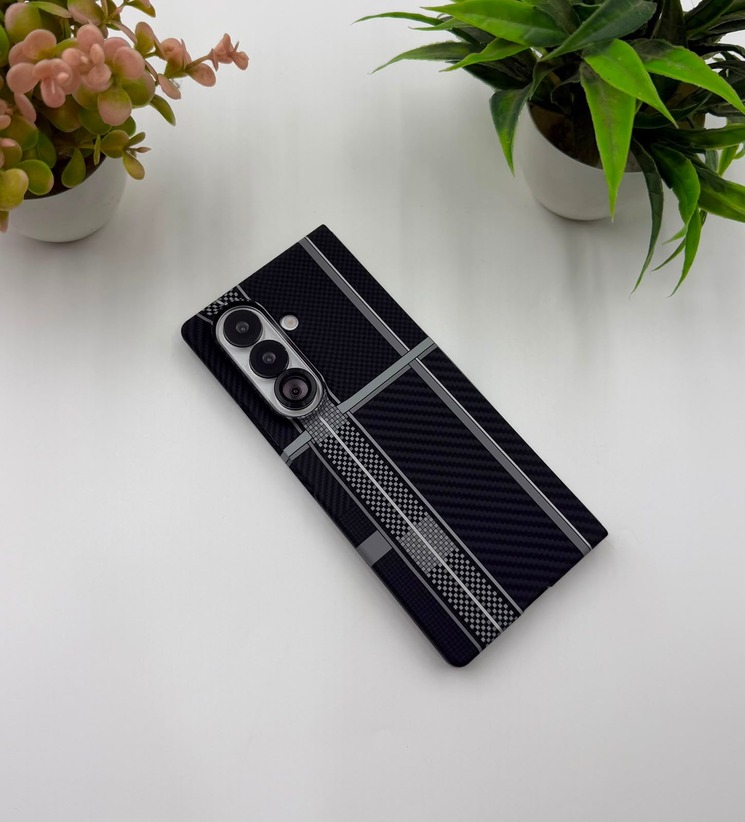Luxo Ultra Slim Carbon Fiber Case With Hidden Magsafe