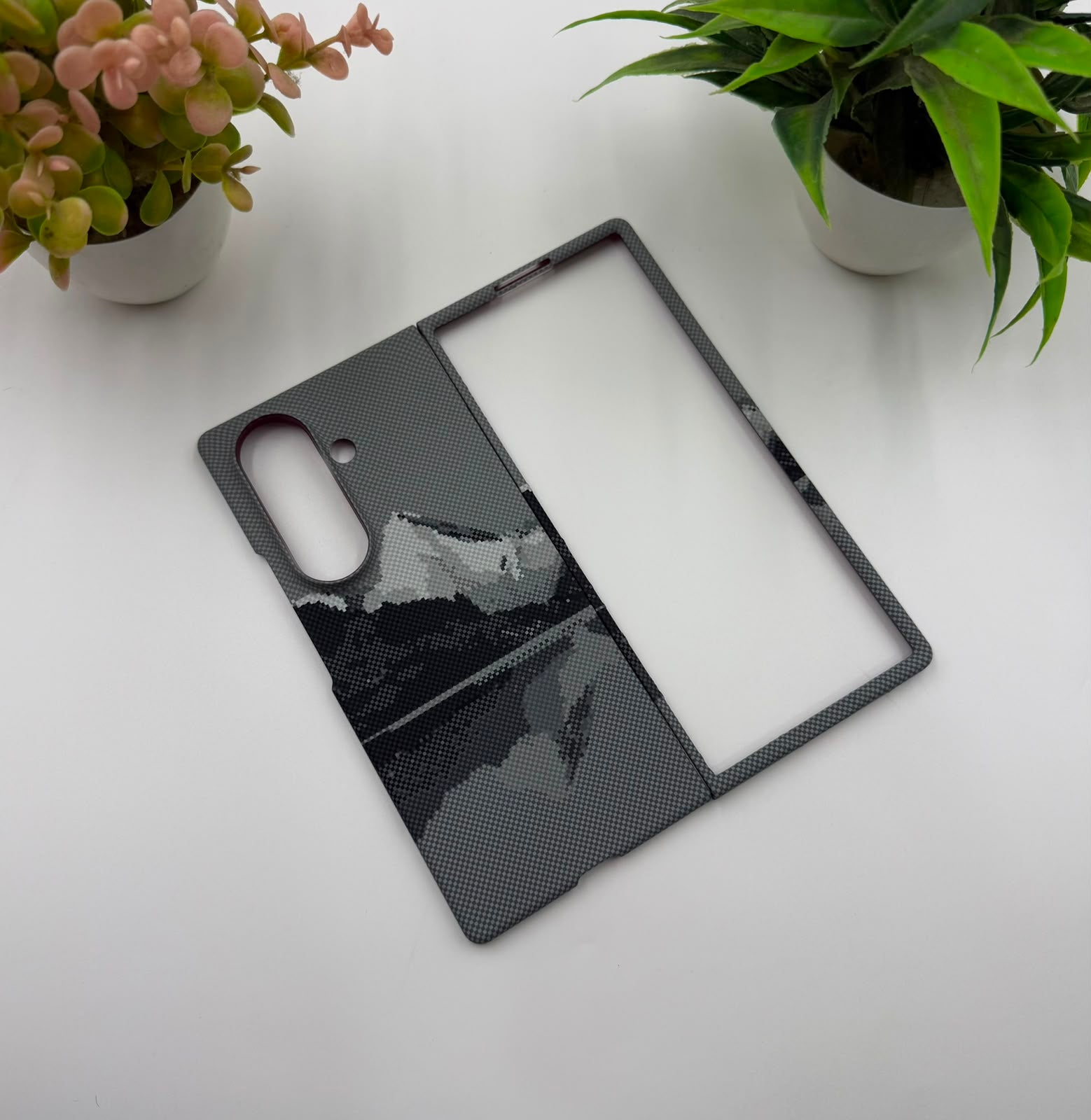 Ultra Slim Carbon Fiber Mountain Design Case With Hidden Magsafe