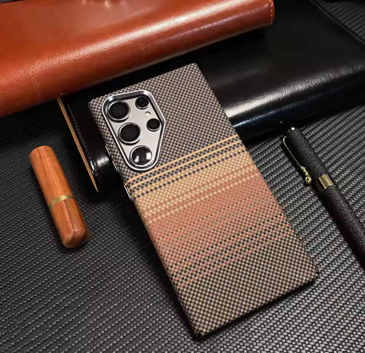 Kevlar Carbon Series With Magsafe