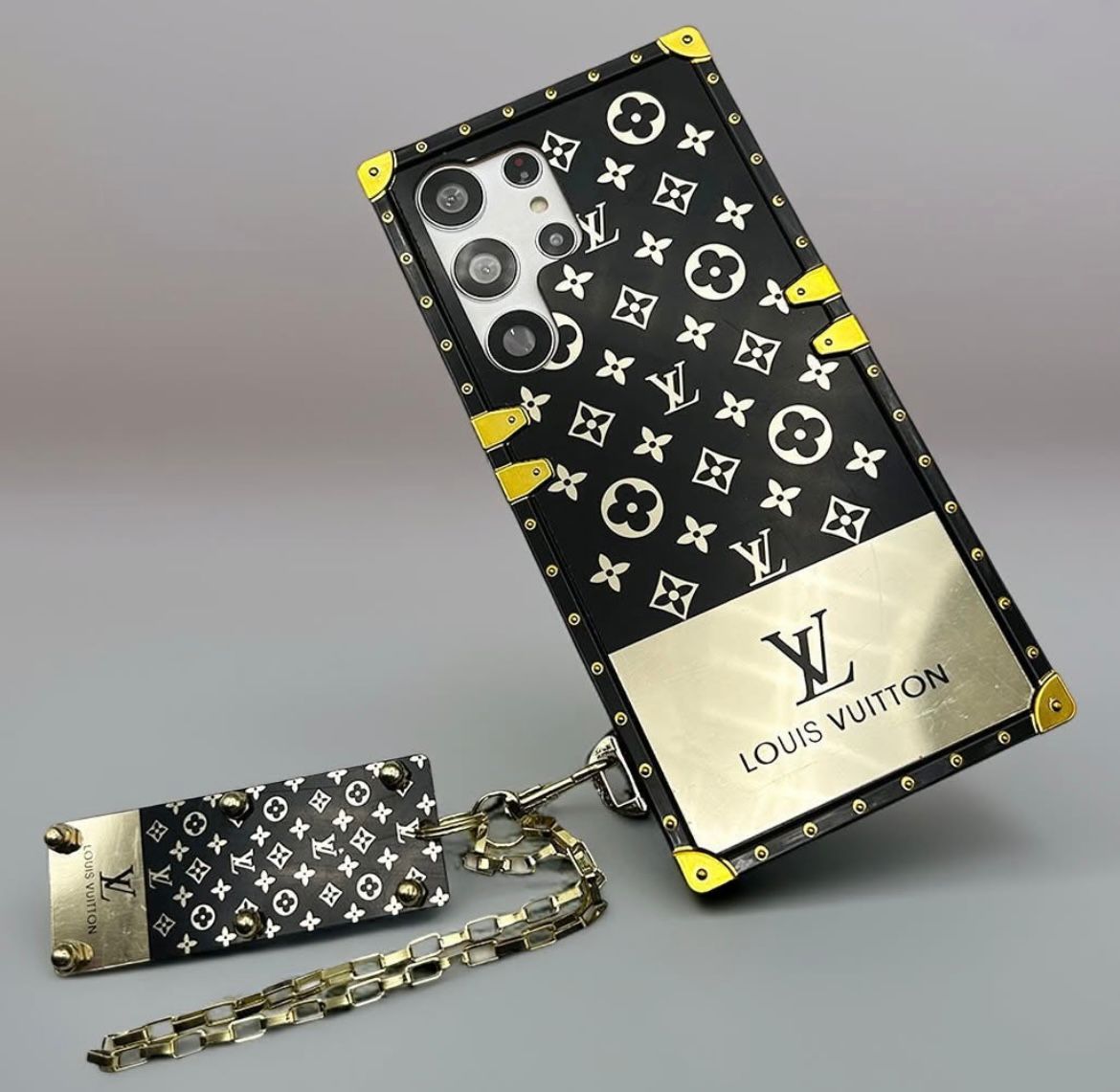 Samsung Galaxy S23 Ultra Premium Quality Designer Trunk Case With Chain