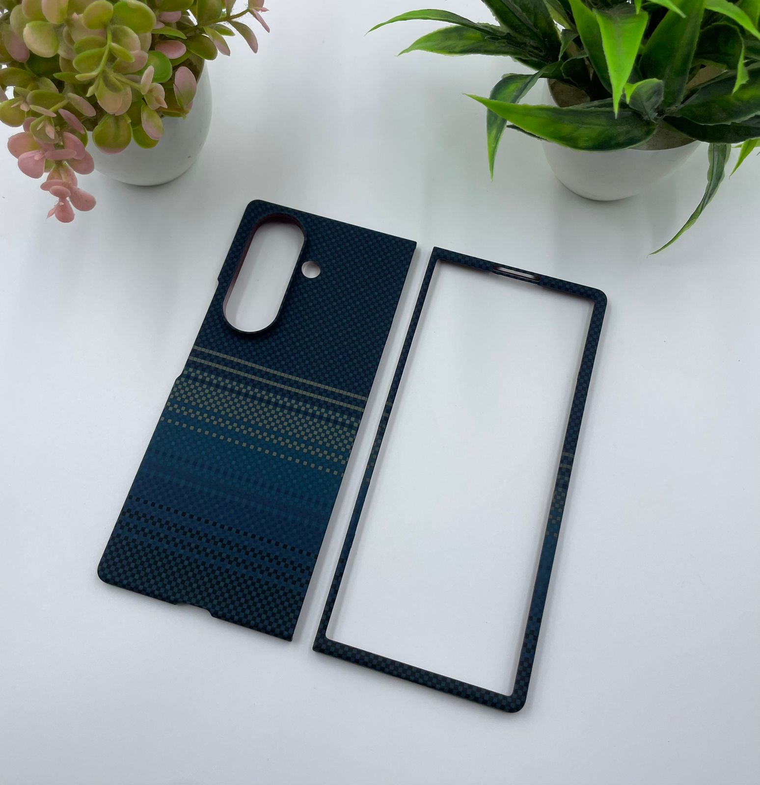 Samsung Galaxy Z Fold 7 Carbon Fibre Texture Magsafe Case